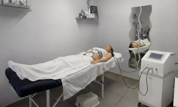 3 o 6 sesiones de reductor corporal con lipoláser en zona a elegir