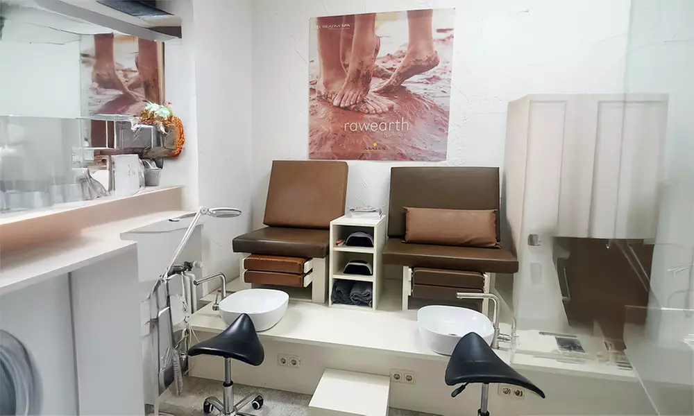 40-80 Min. Mani- und / oder Pediküre inkl. Schellack für 1 Person