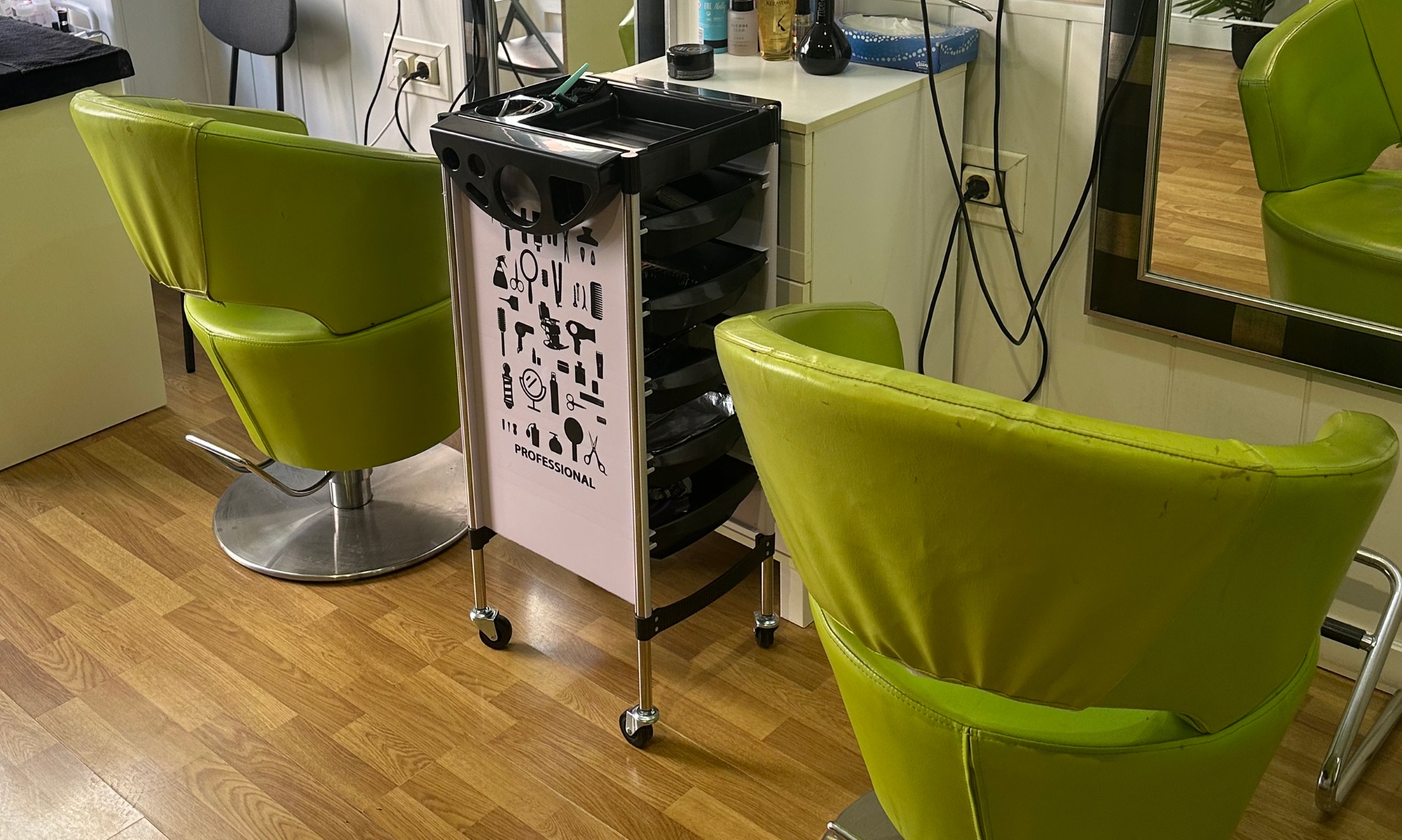 Sesión de peluquería con tinte y opción a mechas en Laura Estilismo