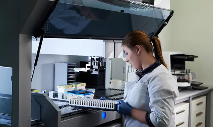 Badanie krwi na alergię z pobraniem w domu lub klinice partnerskiej