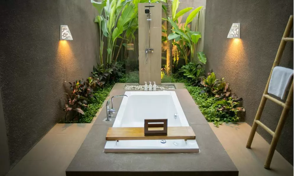 Bali: 5 or 7 Nights with Massage & more at Senetan Villas & Spa Resort