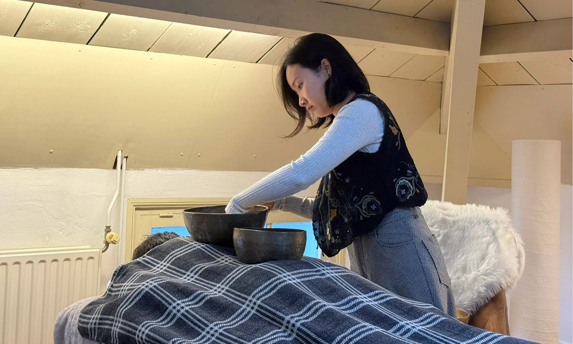 Holistische rust: reiki-, hypnosebehandeling of klankschaalmassage