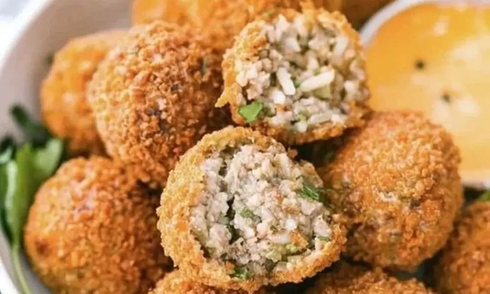 New Orleans Flavors: Po'Boys, Beignets, Cocktails, & Boozy Brunches