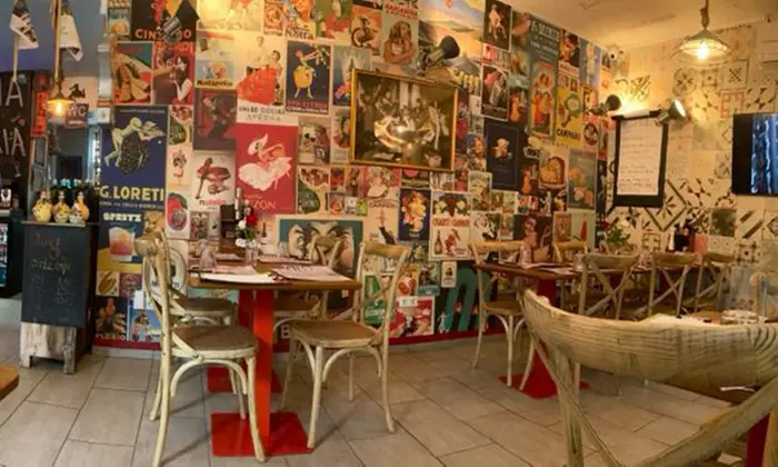 Spezial-Bruschetta, Pizza nach Wahl und Tiramisu für 1-4 Personen