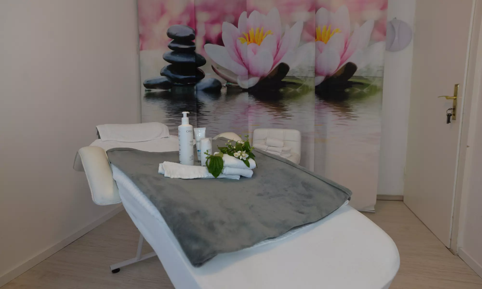 3x Laser-Haarentfernung an einer kleinen / mittleren - großen Zone