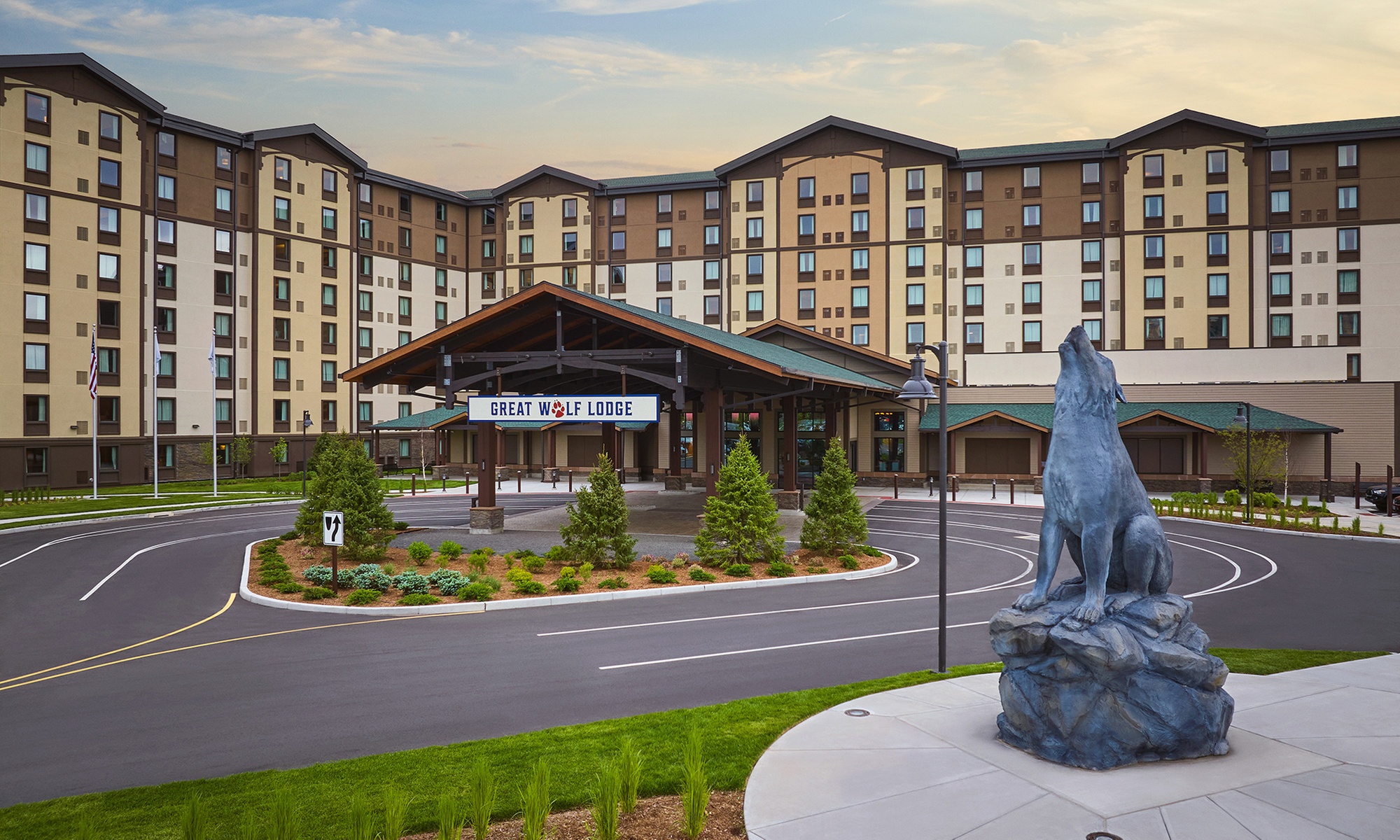 Family-friendly Great Wolf Lodge Mashantucket with Waterpark Passes