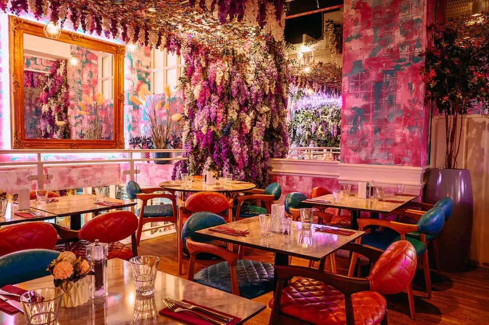 Bottomless Brunch with Bottomless Drinks & Delicious Mains for 2 or 3