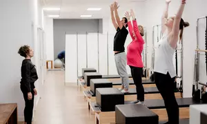 Esculpe tu figura con 2 o 4 clases de pilates en máquina con grupo reducido para 1 persona, ahorra un 26%
