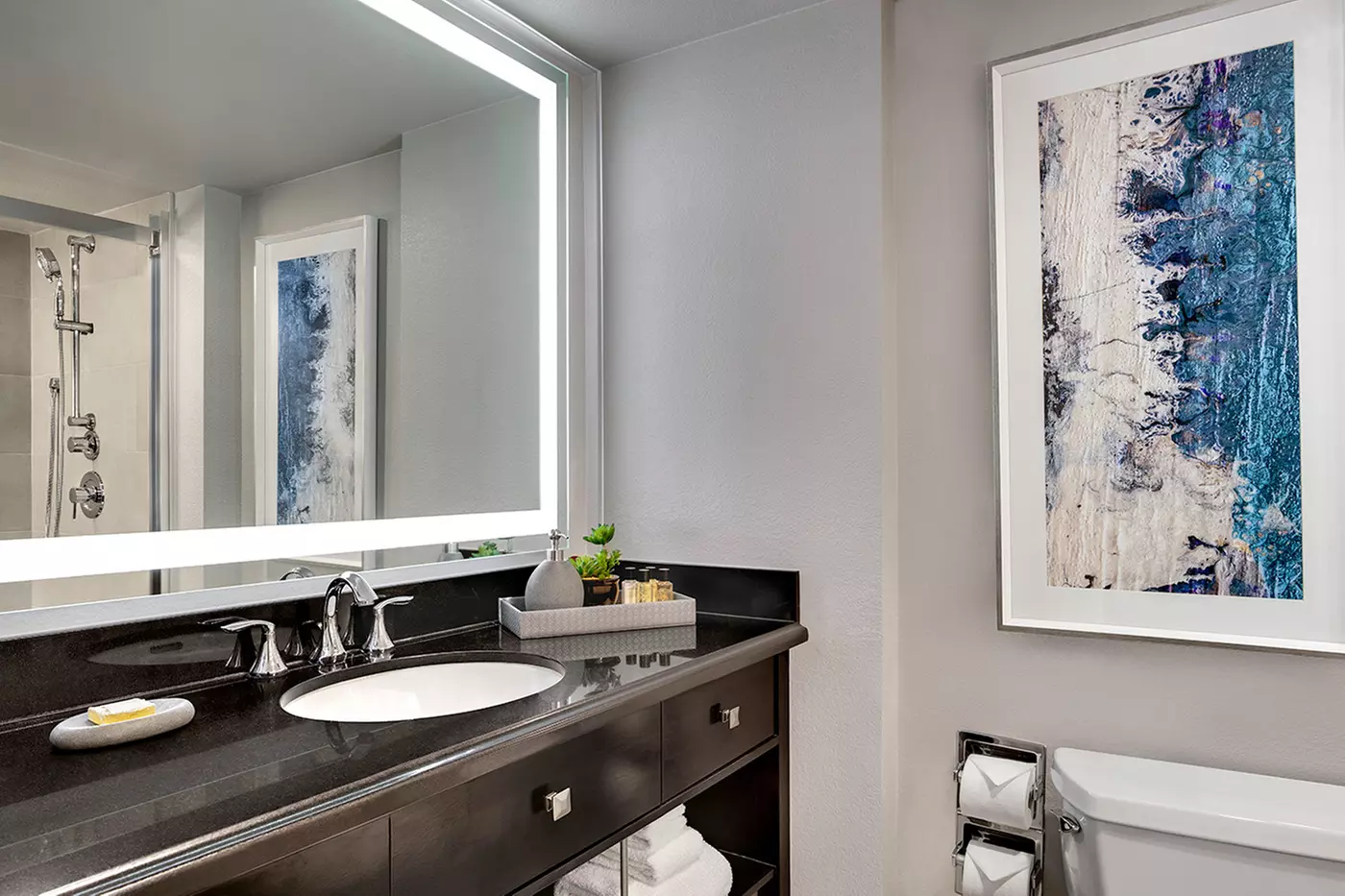 Luxury Casino Resort Connected To The Convention Center