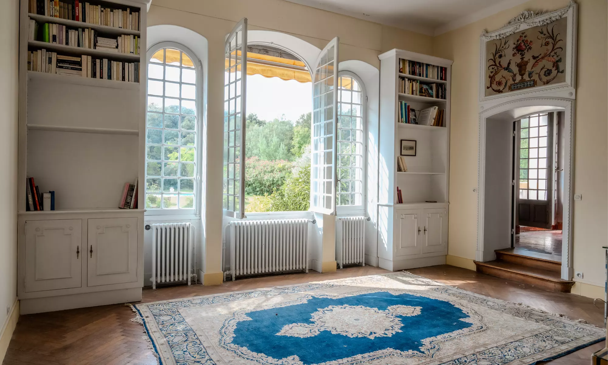 Var, Saint-Raphaël : 1 nuit en chambre double, option pdj et modelage