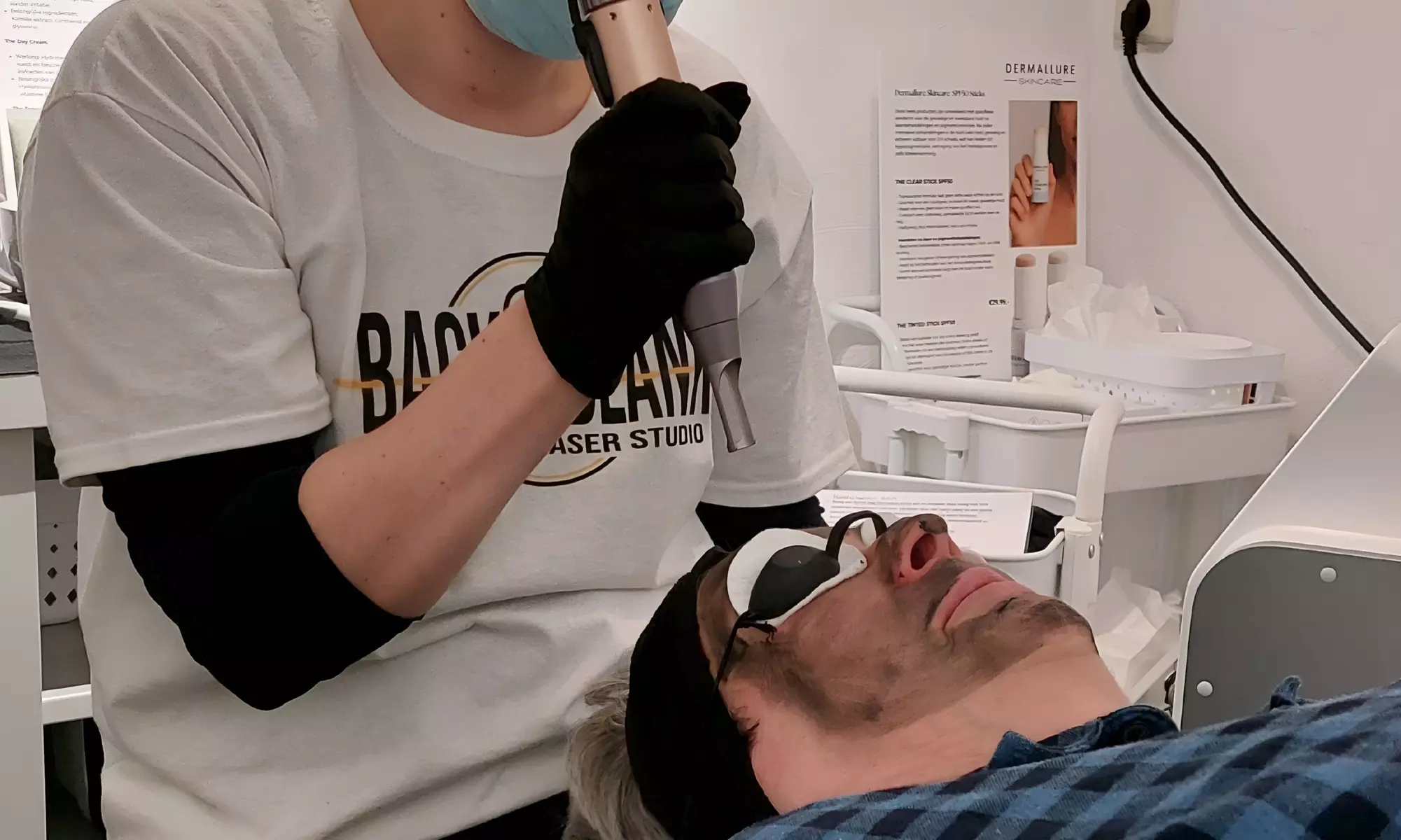 Effectieve carbon laser peeling voor huidverjonging en collageenboost