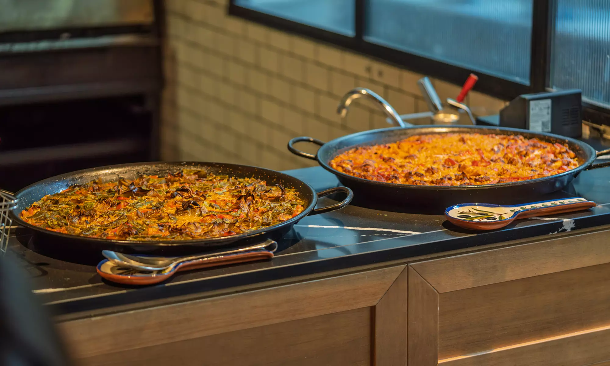 Brunch ilimitado con bufé libre de comida y bebida para 2 o 4 personas