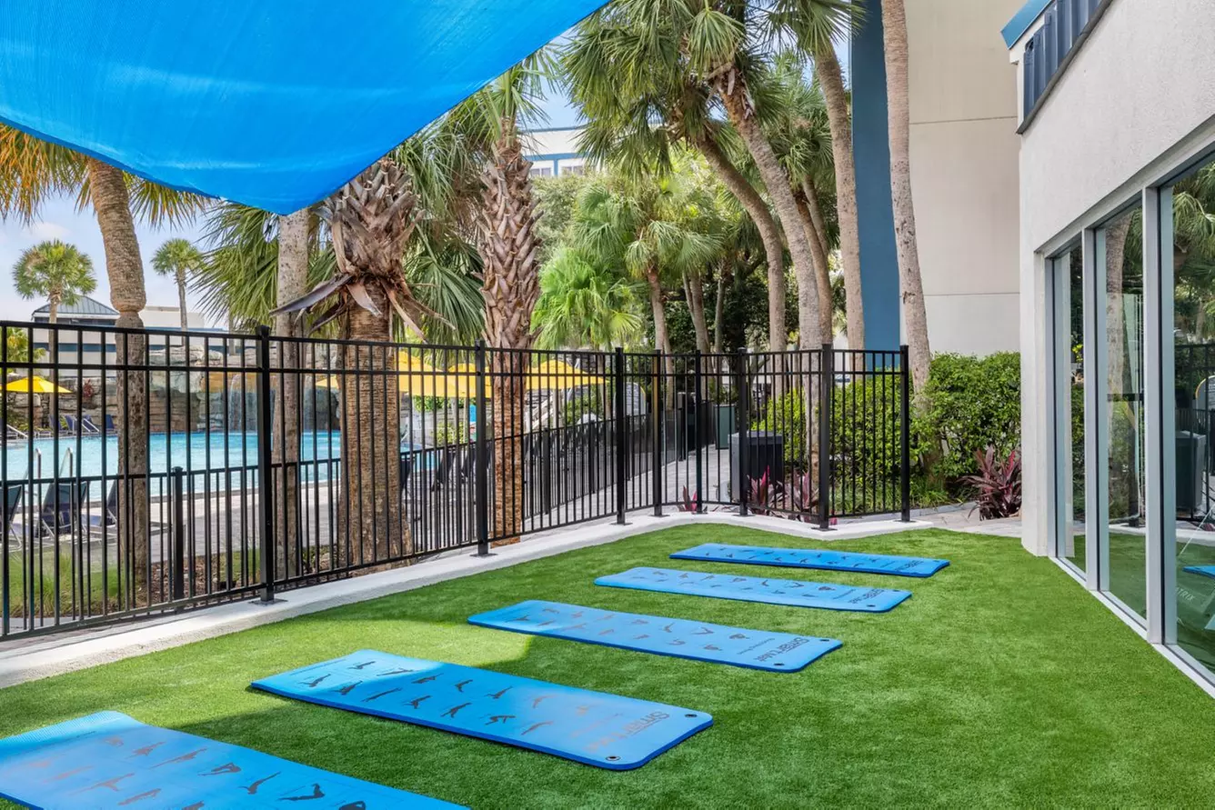 Luxury Resort Near Orlando Parks - Book Now!