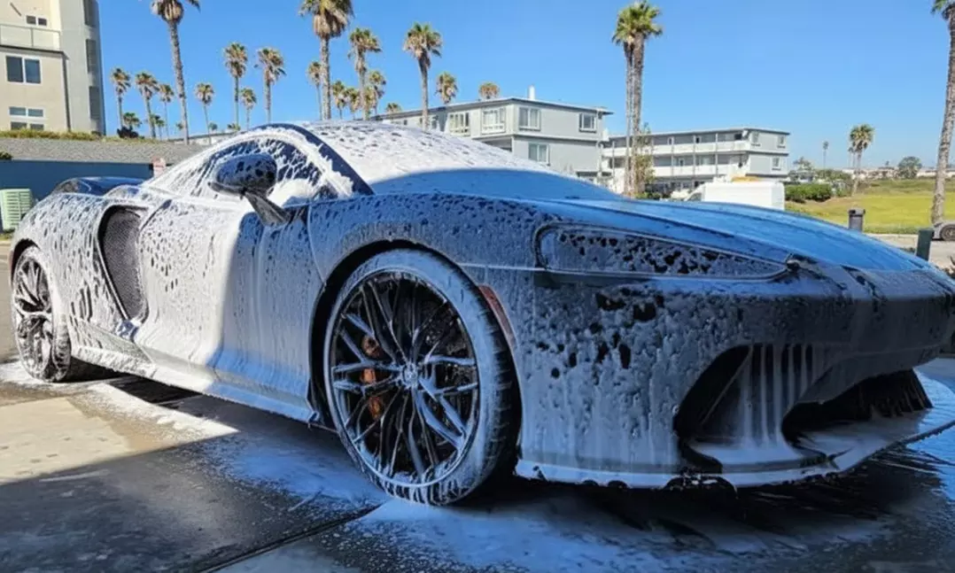 Full Detailing Packages: Sedan, SUV & 3-Row SUV/Truck/Minivan