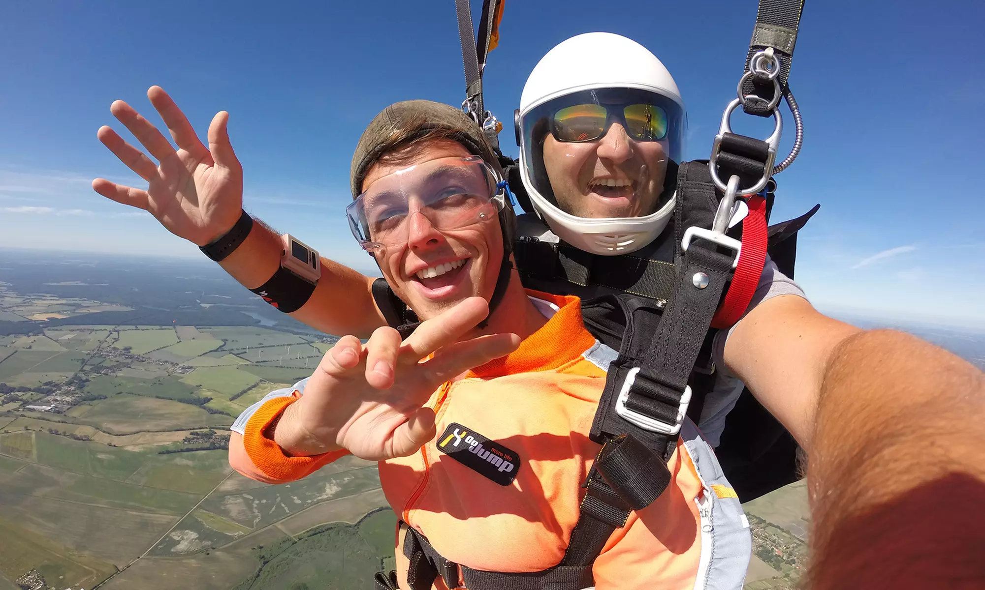 Fühle die Freiheit des Fliegens: Wertgutschein Tandem-Fallschirmsprung