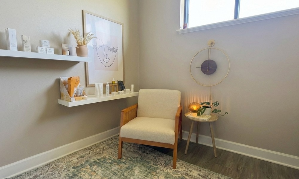 Full Set of Classic or Hybrid Eyelash Extensions in Jet Black or Brown