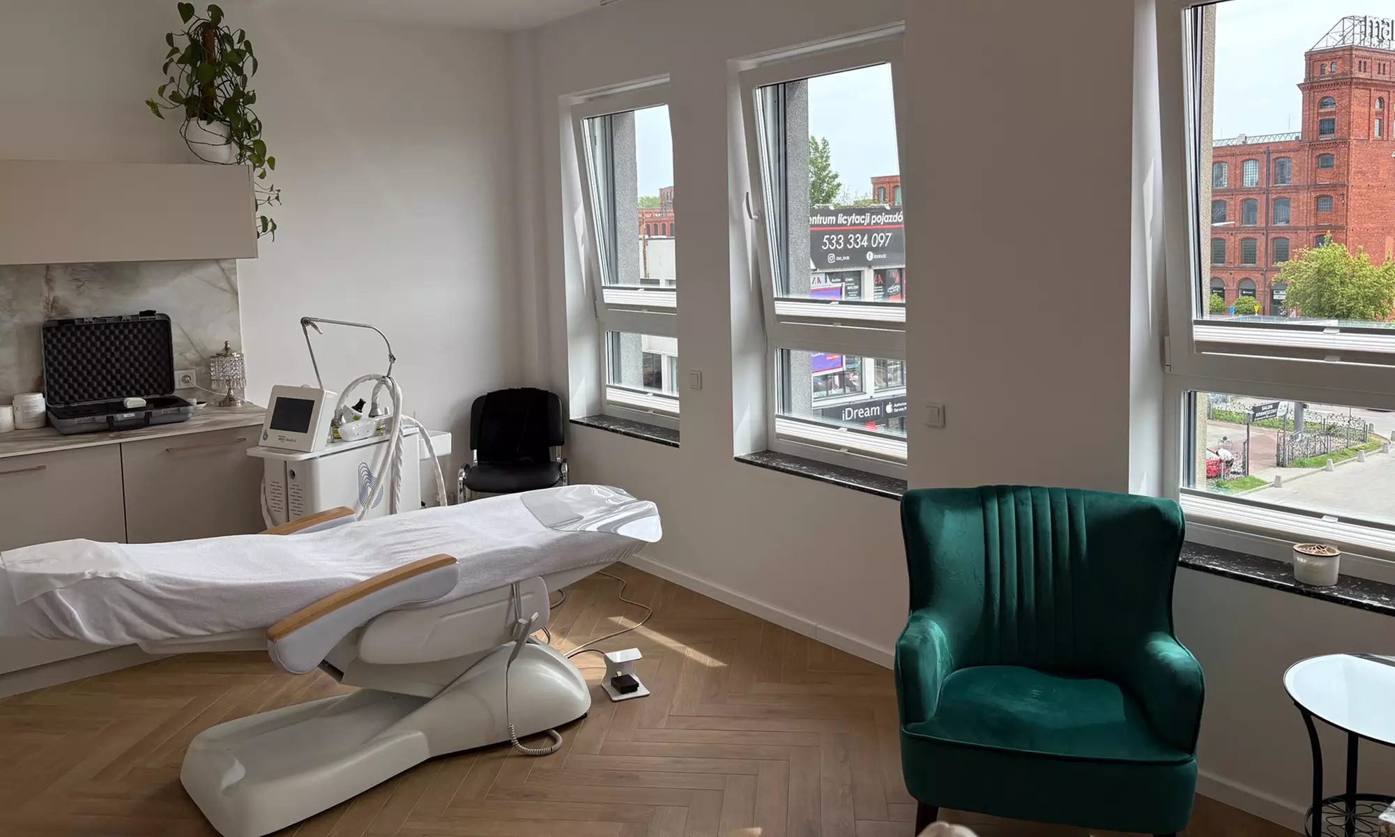 Laserowy peeling węglowy i spersonalizowana maska