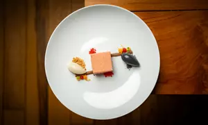 Genuss auf höchstem Niveau: Fine Dining & Fusion in 7 Gängen mit Weinbegleitung für 2 Personen