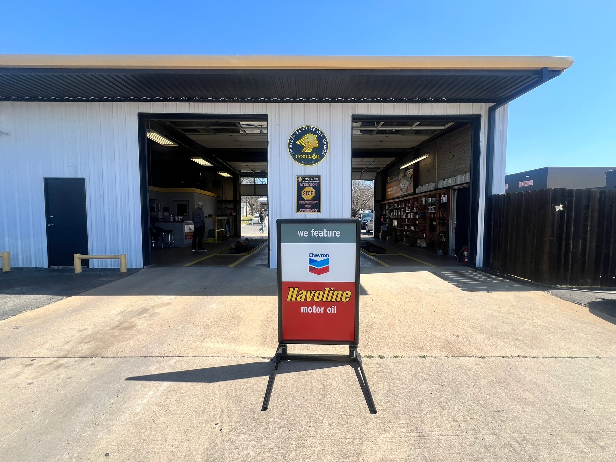 Synthetic Blend or Full-Synthetic Oil Change with Free Washer Fluid