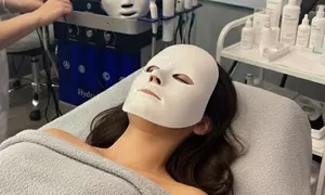 Optimale Feuchtigkeitspflege mit Aquafacial, optional mit Gesichtsmassage, für 1 Person (bis zu 69% sparen)