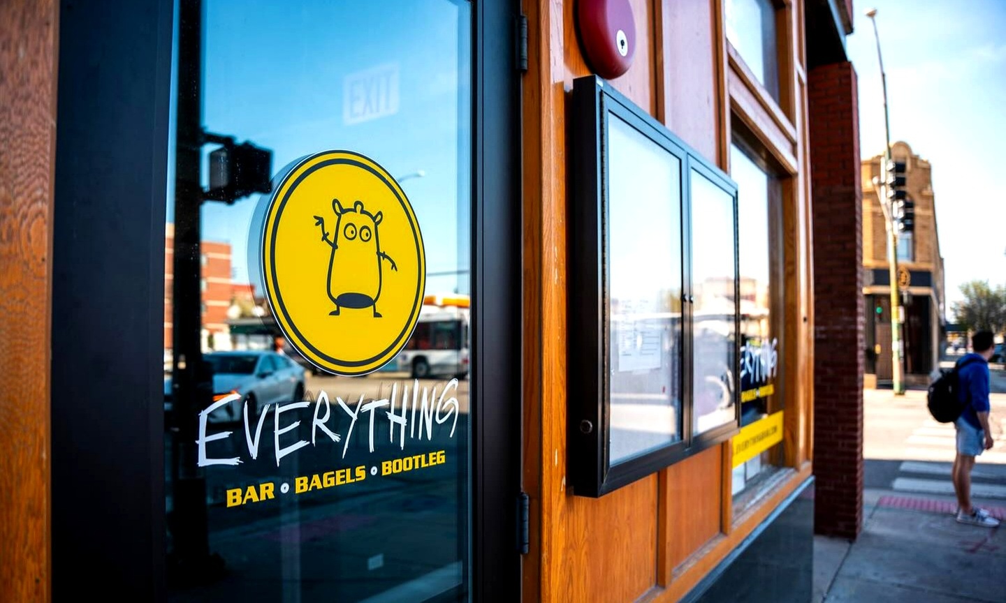 Dig into delicious Pizzas with refreshing drinks and chill vibes