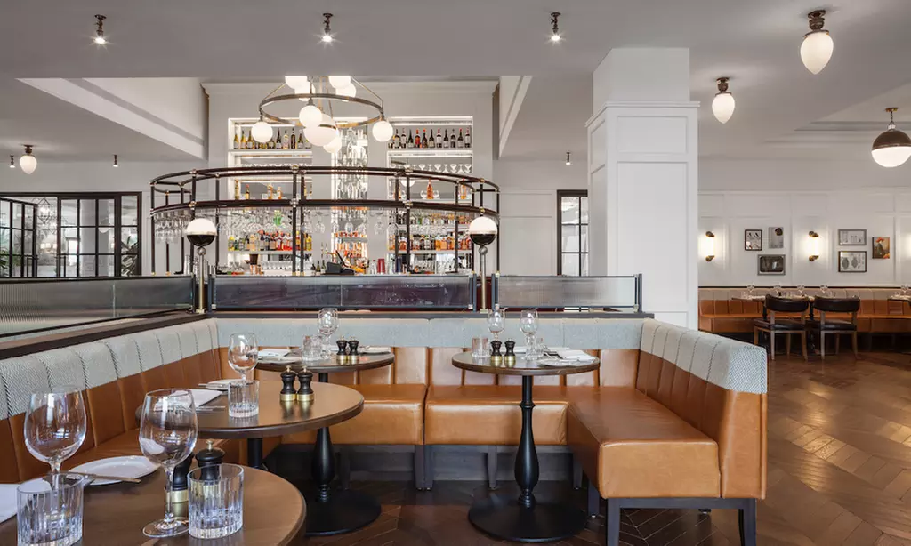 Cambridgeshire: Deluxe Double Room or Executive King Room w/ Breakfast