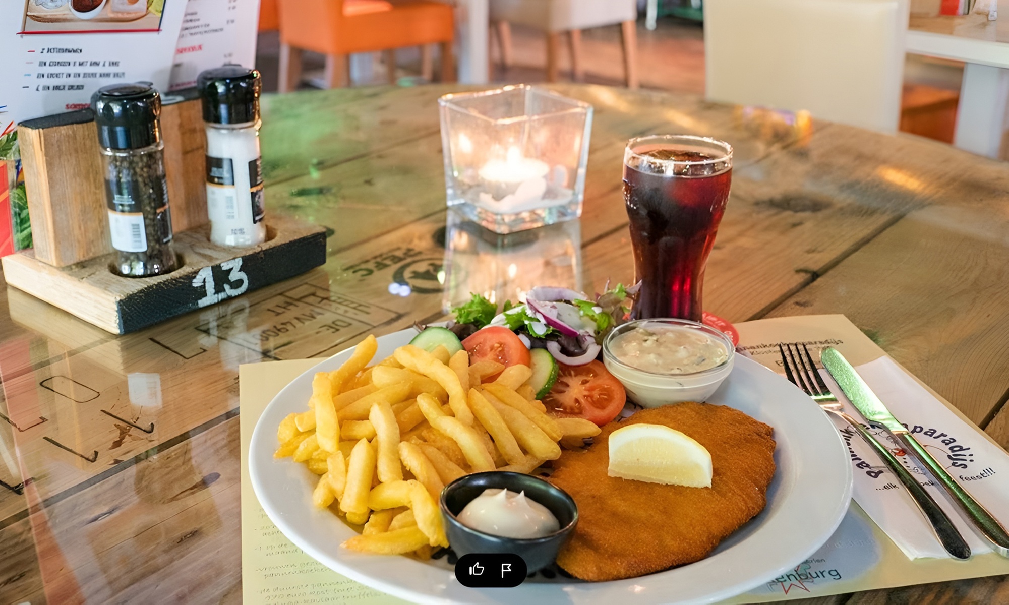 Knapperige kipschnitzels in een knus pannenkoekenhuis