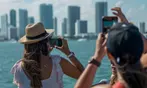 90-Minute Celebrity Homes and Millionaire Mansions Boat Tour