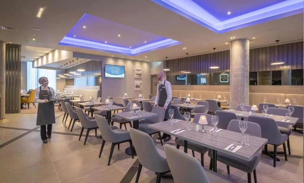 Belfast: 4* Double or Twin Room with Breakfast