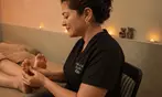Masaje relajante con opción a piedras calientes o reflexología podal