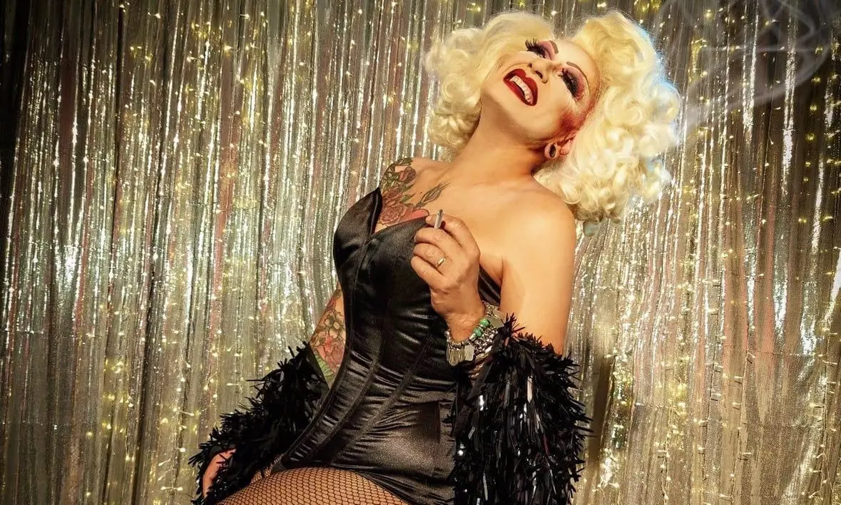 Cena con espectáculo de cabaret y drag queens para 2 o 4 en Barbarela