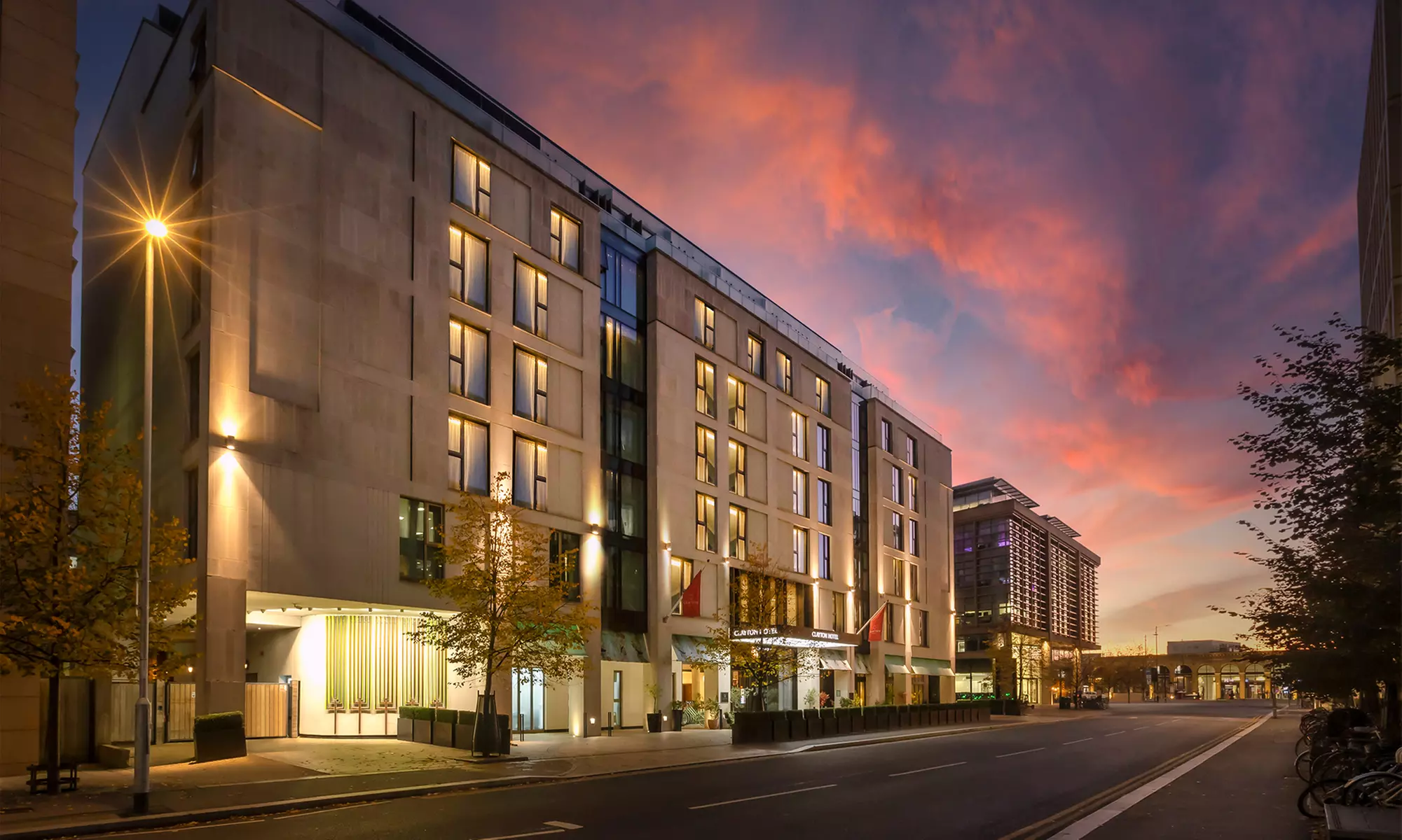 Cambridgeshire: Deluxe Double Room or Executive King Room w/ Breakfast