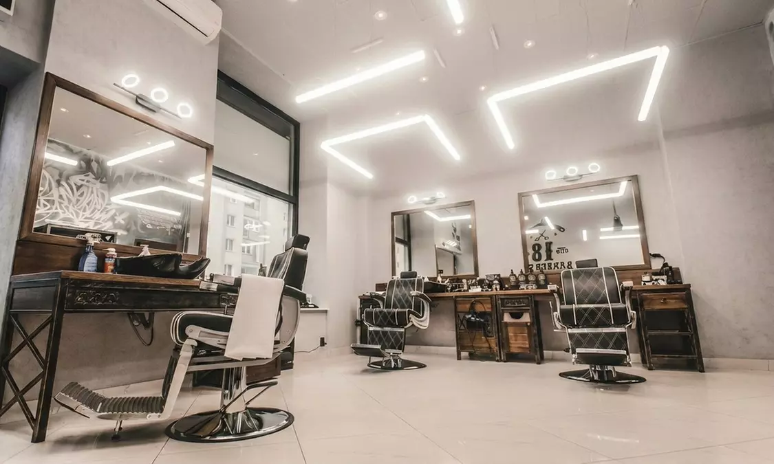 Precyzja w każdym cięciu: włosy i broda pod kontrolą profesjonalistów
