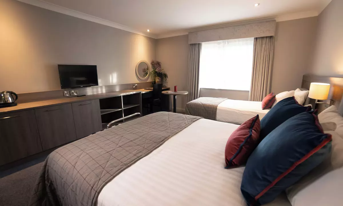 Craigavon: Double Room with Breakfast