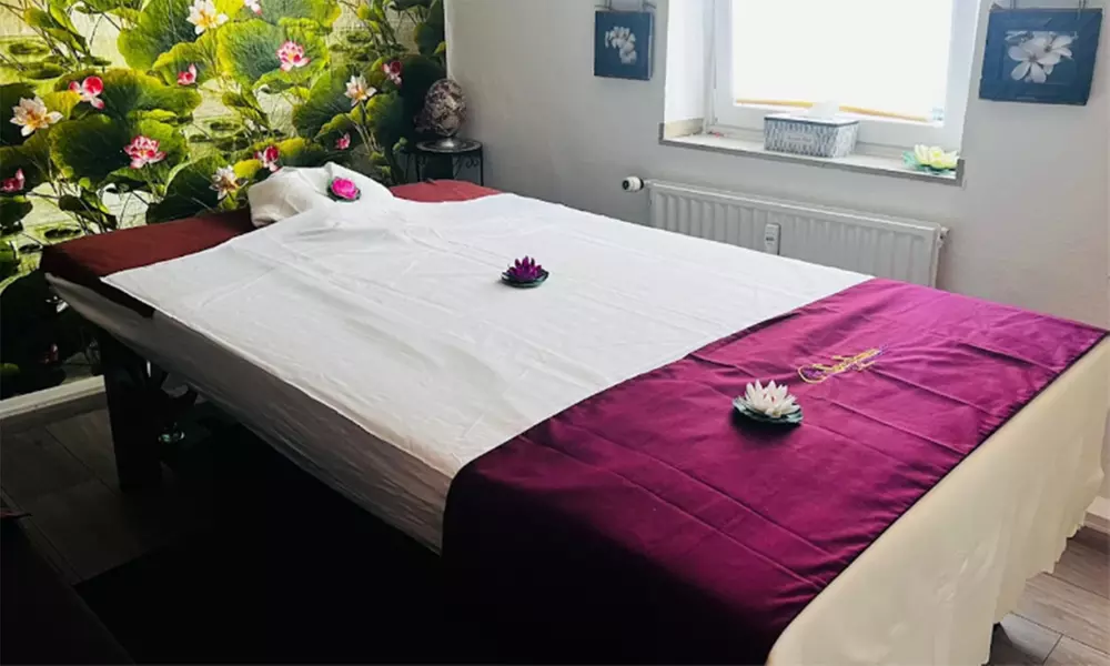 90 Min. Tiefengewebe-Aromatherapie-Ganzkörpermassage für 1 od. 2 Pers.
