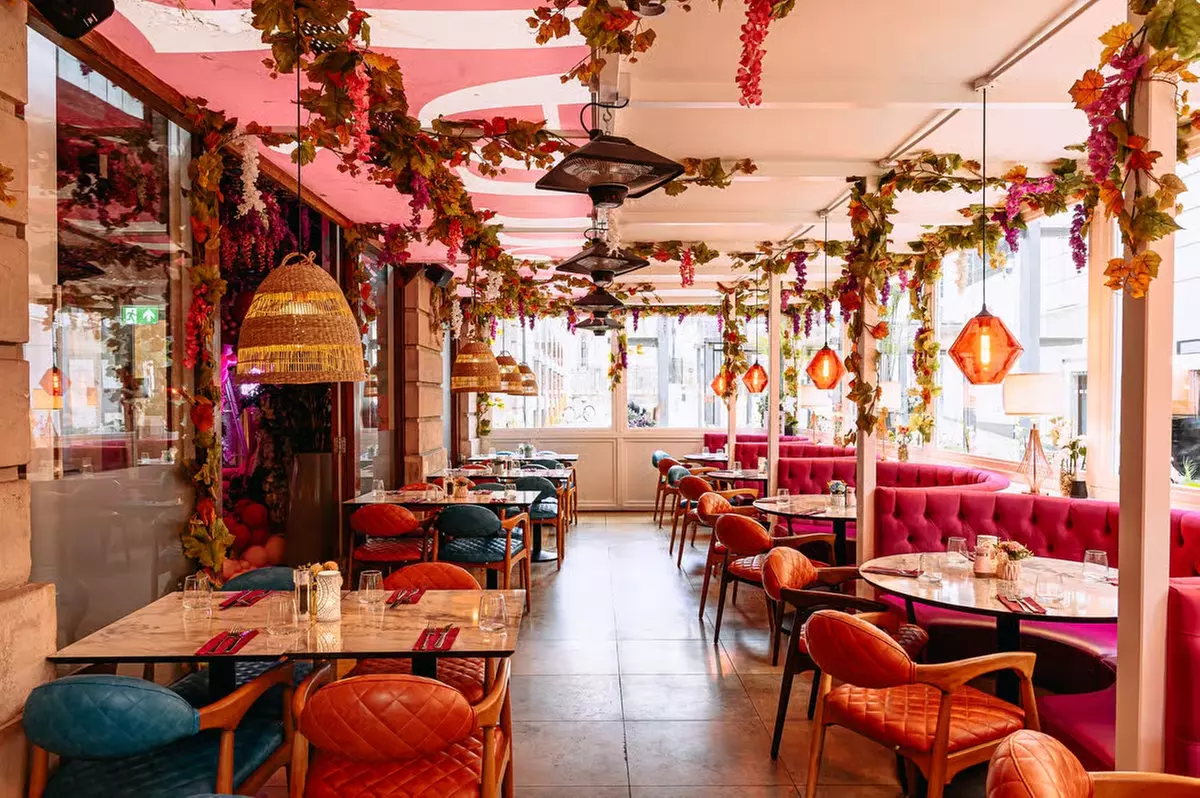 Bottomless Brunch with Bottomless Drinks & Delicious Mains for 2 or 3