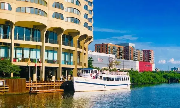 90-Minute Chicago Architecture Boat Tour & Cruise for One, Two, Three, or Four (Up to 41% Off)   - Second Medium