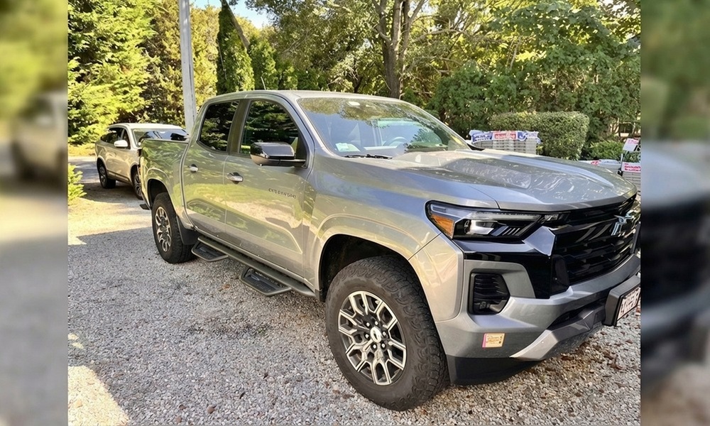 Get 3 or 5 Hours of Interior/Exterior Detailing for Sedans or SUVs