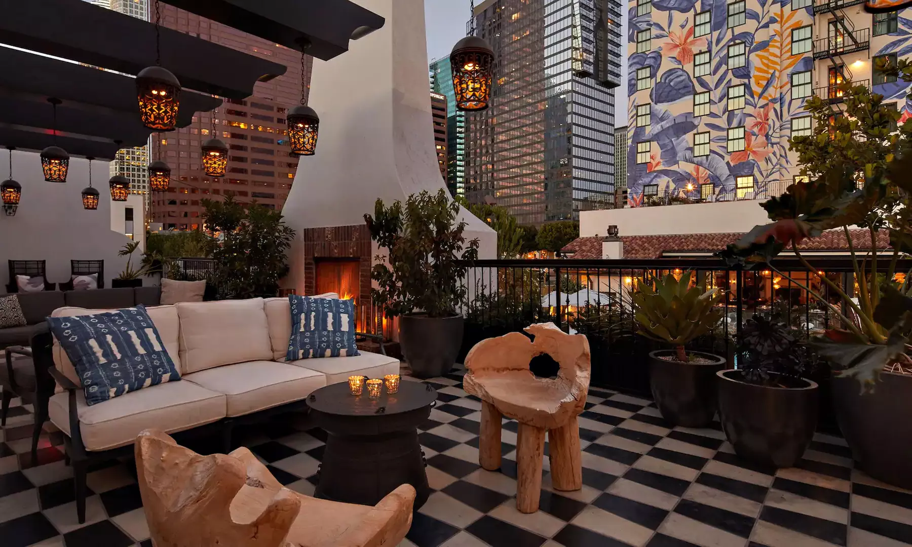 Spacious 4* Hotel in Downtown Los Angeles