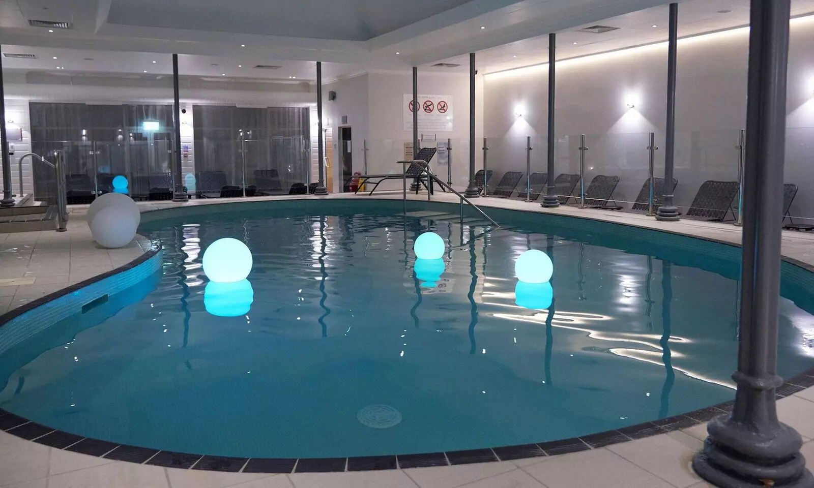 Felbridge: Double Standard with Breakfast