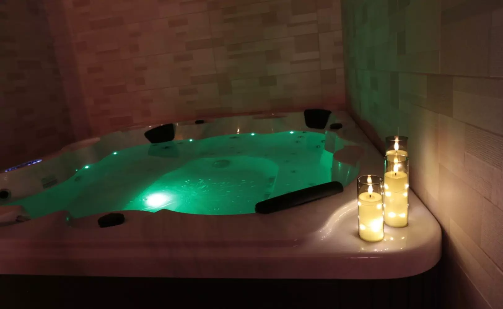 Percorso Spa di coppia ad uso esclusivo con aperispa e massaggio
