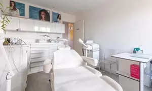 Soin visage peeling acide, anti-âge, hydratation ou peaux noires de 45 ou 90 min (jusqu'à 67% de réduction)