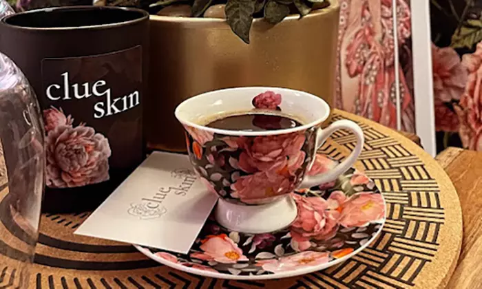 Makijaż permanentny brwi lub ust dla naturalnego piękna o każdej porze