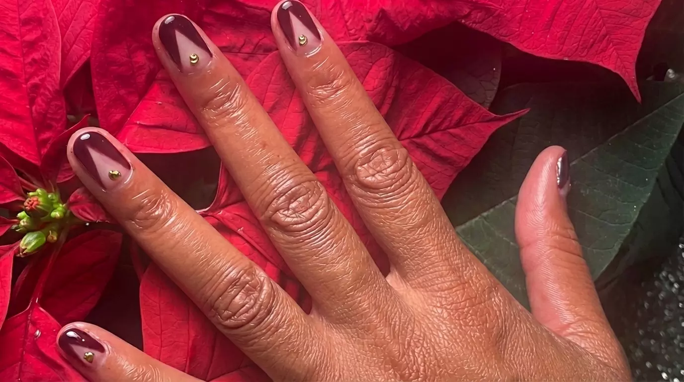 Manicure: Polished Essential Natural or Long-wearing/Single Color Gel