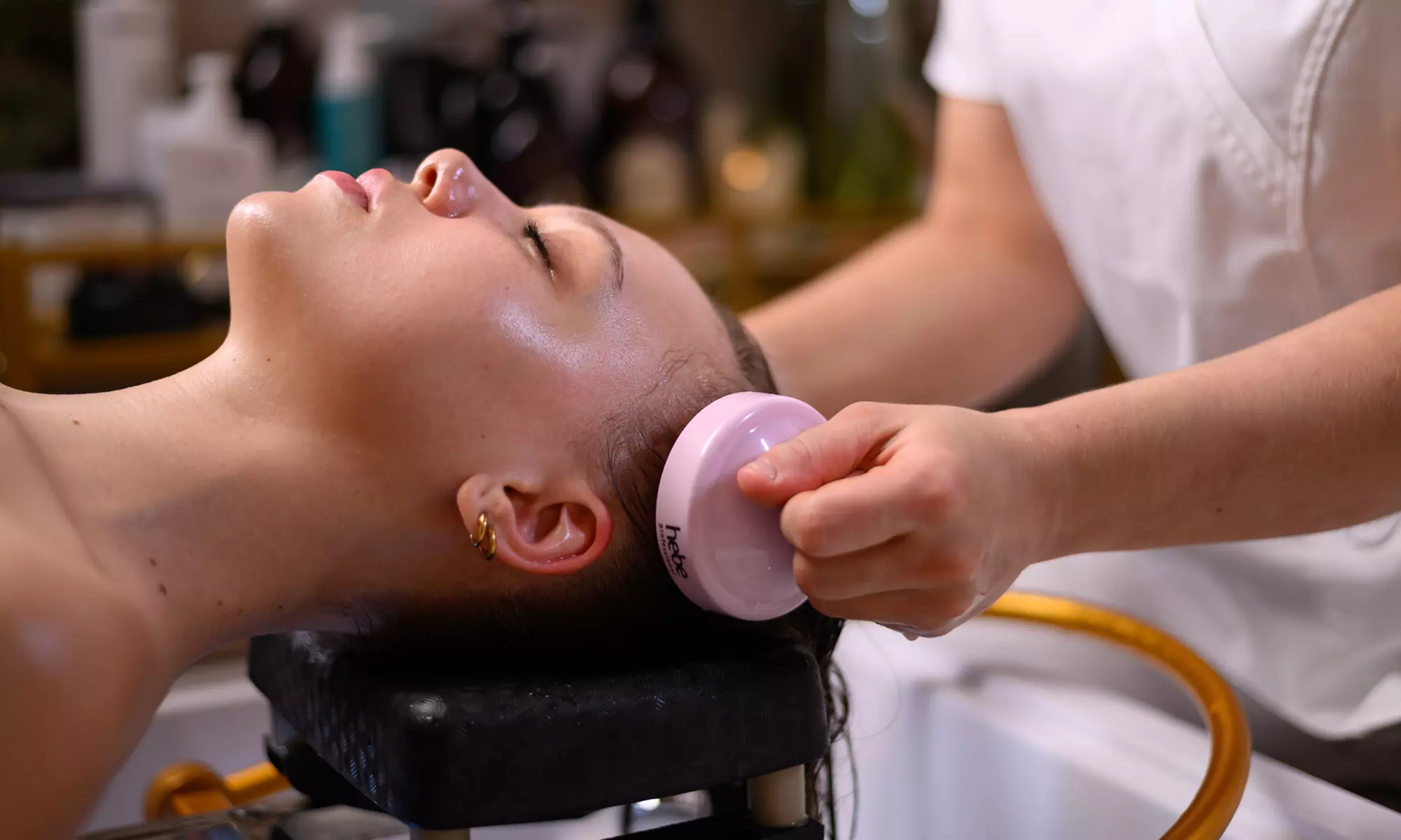 Rytuały Head Spa: masaż wodny, intensywna pielęgnacja i więcej