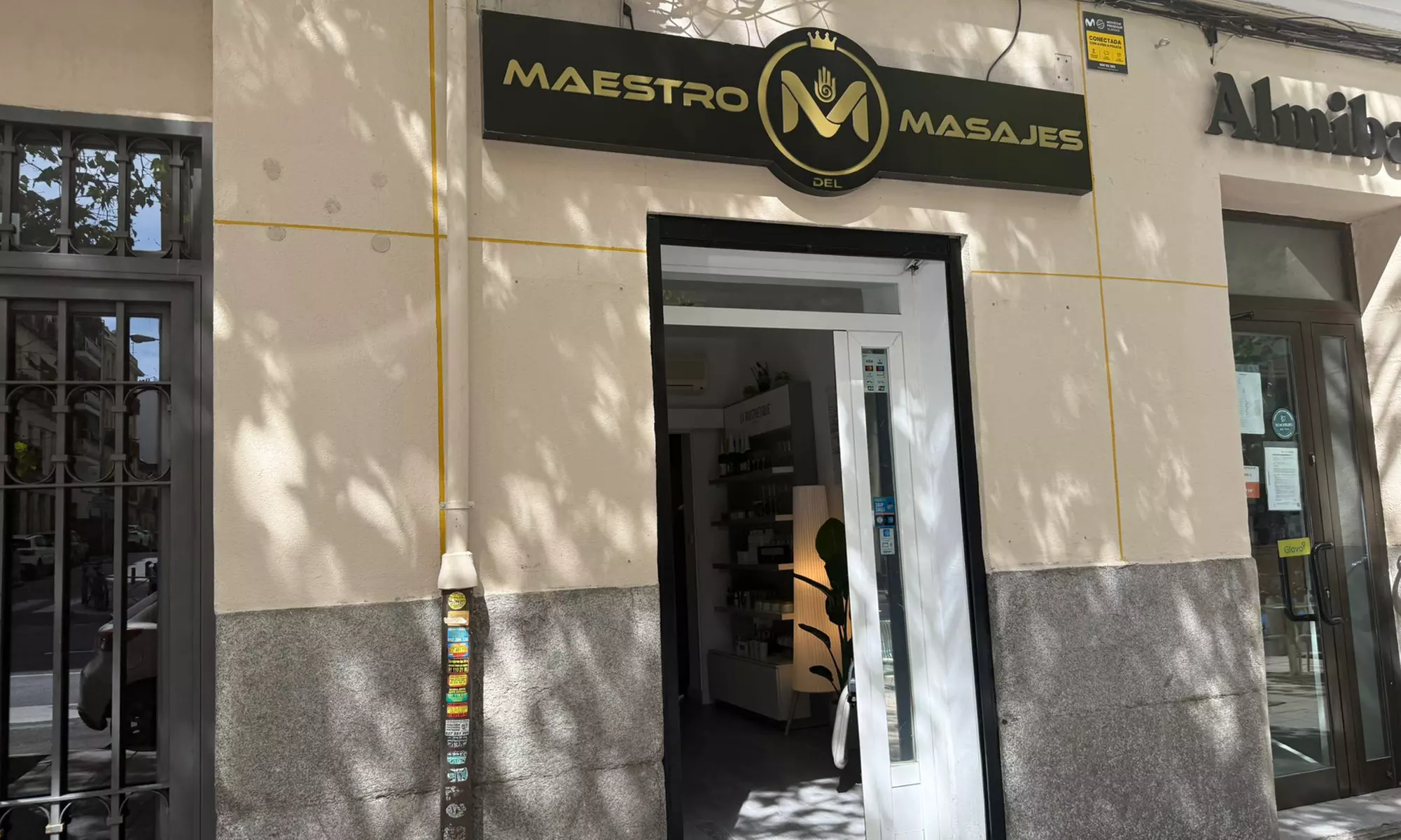 Ritual en pareja con masaje oriental, champán y chocolate