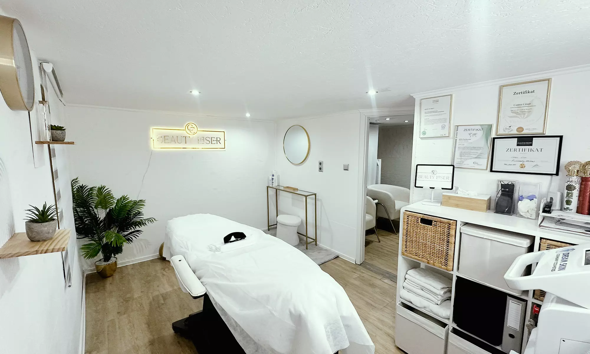 Wohltuende Gesichtsbehandlung oder inkl. Microneedling & Ausreinigung