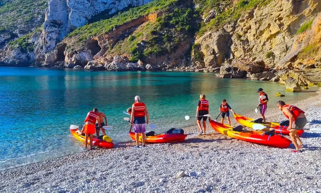 Excursión guiada con kayak por Jávea para 1 niño o para 1 o 2 adultos