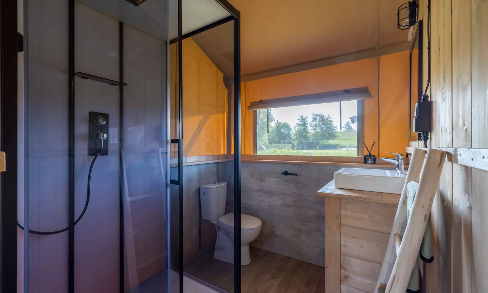 Westfriesland: 3-4 Nächte in der Safari Lodge oder Ferien-Villa