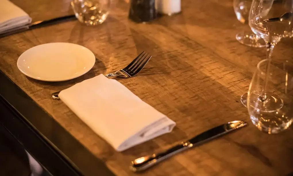 Cocktails et planche de produit frais à Fabrik Factory